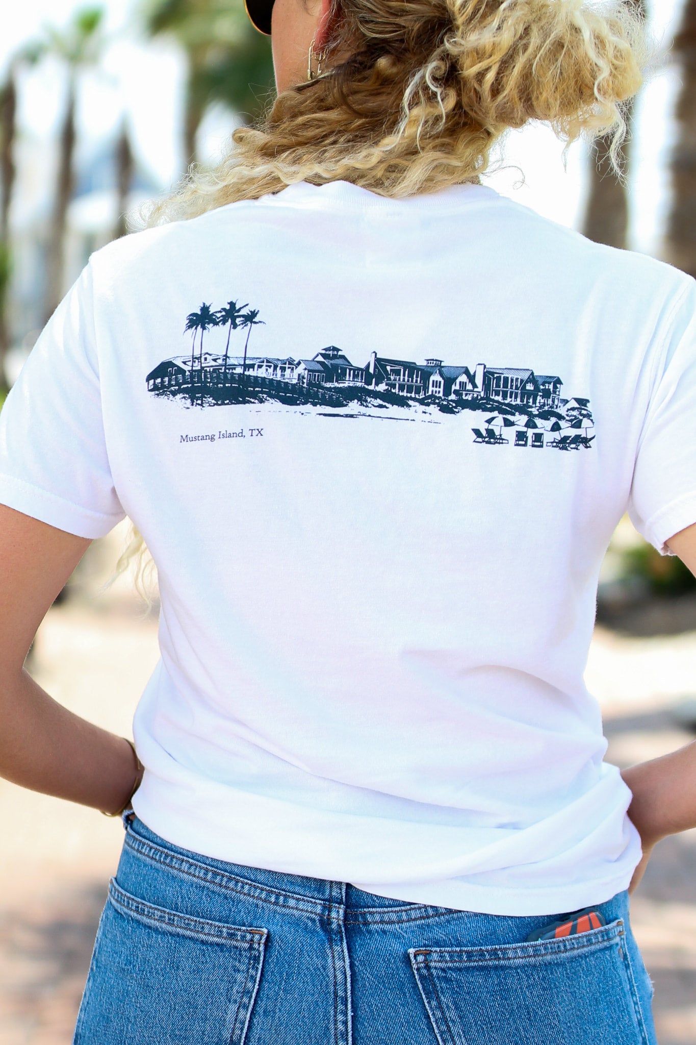 White Beachfront Adult Tee | Cinnamon Shore